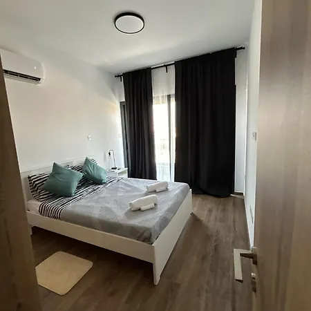 Villa - Sleeps 6 - Near Local Attractions Limassol