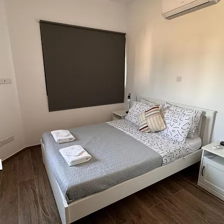 - Sleeps 6 - Near Local Attractions Villa Limassol