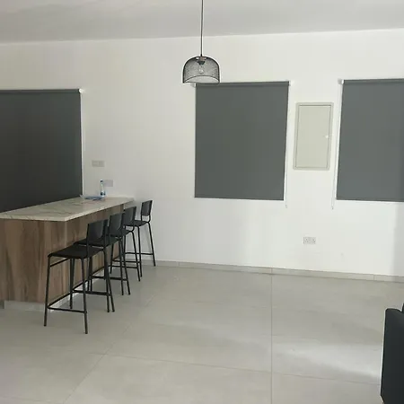 - Sleeps 6 - Near Local Attractions Vila