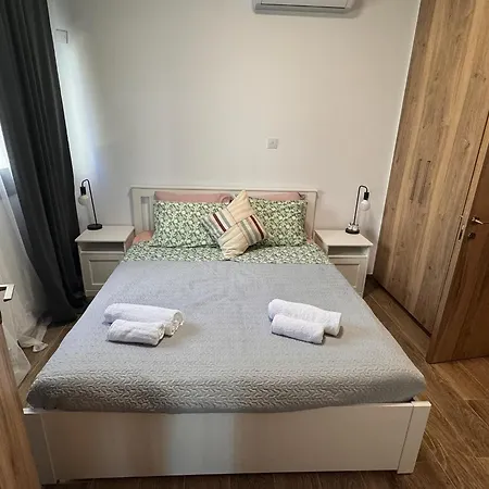 Vila - Sleeps 6 - Near Local Attractions Lemesos