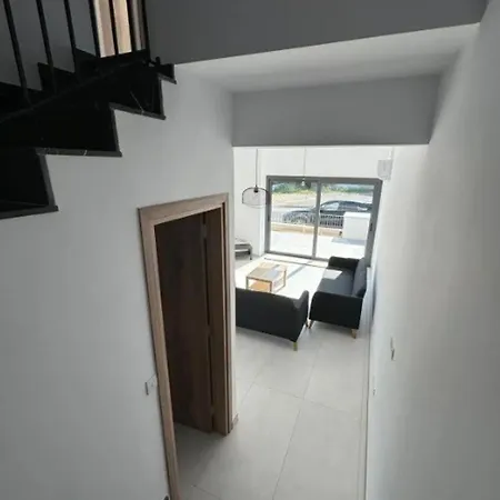 Вилла - Sleeps 6 - Near Local Attractions Лимасол