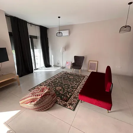 - Sleeps 6 - Near Local Attractions * Limassol