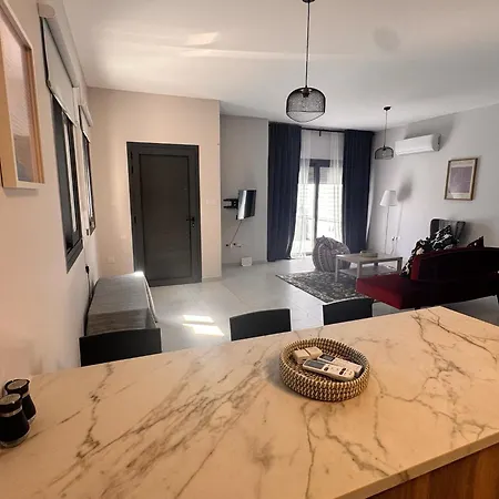- Sleeps 6 - Near Local Attractions Feriehus