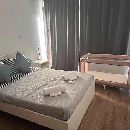- Sleeps 6 - Near Local Attractions * Limassol