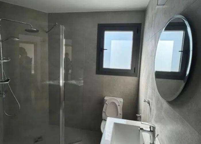 - Sleeps 6 - Near Local Attractions * Lemesos