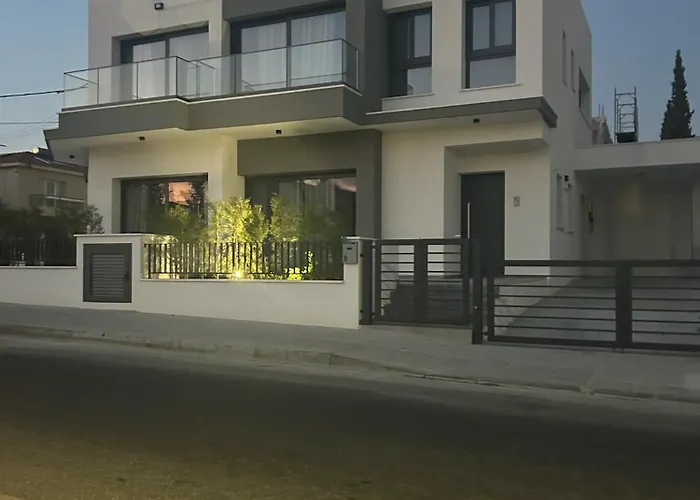 - Sleeps 6 - Near Local Attractions Vila *