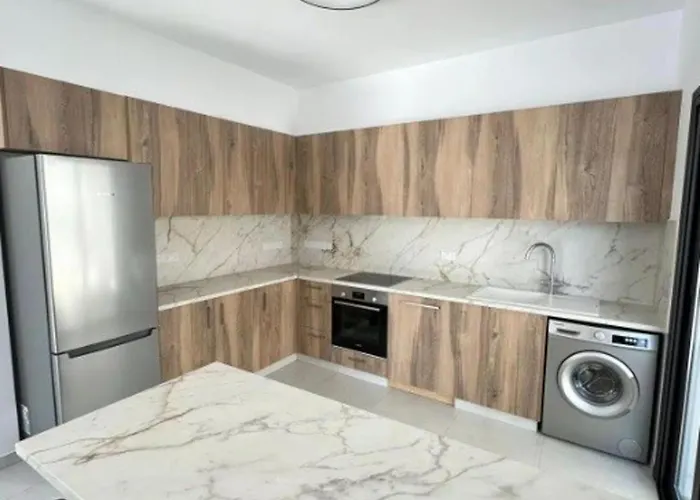 - Sleeps 6 - Near Local Attractions * リマソール