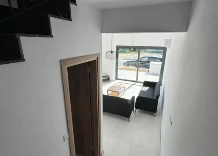 Vila - Sleeps 6 - Near Local Attractions Lemesos